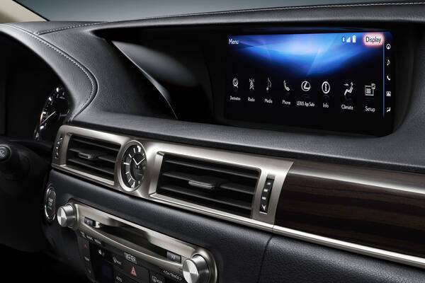 メーターも液晶 ボタンもタッチパネル化 車内総デジタル化のなか 時計 だけ アナログ を使用する高級車が多いワケ 22年7月24日 エキサイトニュース