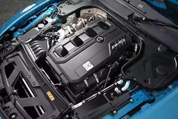 「【試乗】メルセデスAMG SLは「重厚」から「スポーティ」へ路線変更！　さらに４気筒化したのにその価値はマシマシなワケ」の画像