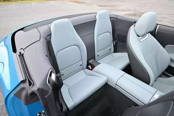 「【試乗】メルセデスAMG SLは「重厚」から「スポーティ」へ路線変更！　さらに４気筒化したのにその価値はマシマシなワケ」の画像