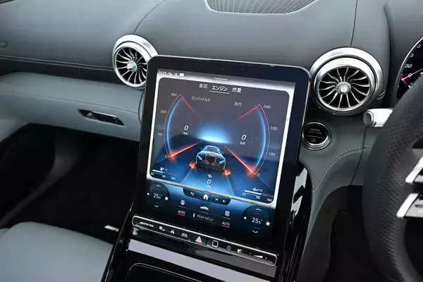 「【試乗】メルセデスAMG SLは「重厚」から「スポーティ」へ路線変更！　さらに４気筒化したのにその価値はマシマシなワケ」の画像