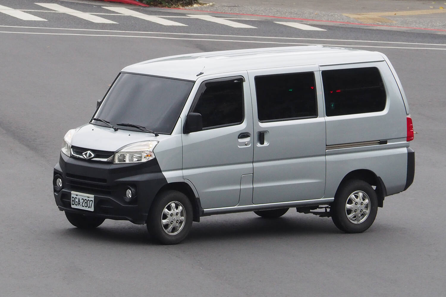 いま意外な日本車が「ファンサイト」ができるほど人気に！　三菱の独壇場だった「台湾」のバン＆トラック市場にトヨタが殴り込んだ