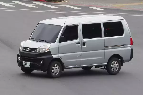 「いま意外な日本車が「ファンサイト」ができるほど人気に！　三菱の独壇場だった「台湾」のバン＆トラック市場にトヨタが殴り込んだ」の画像