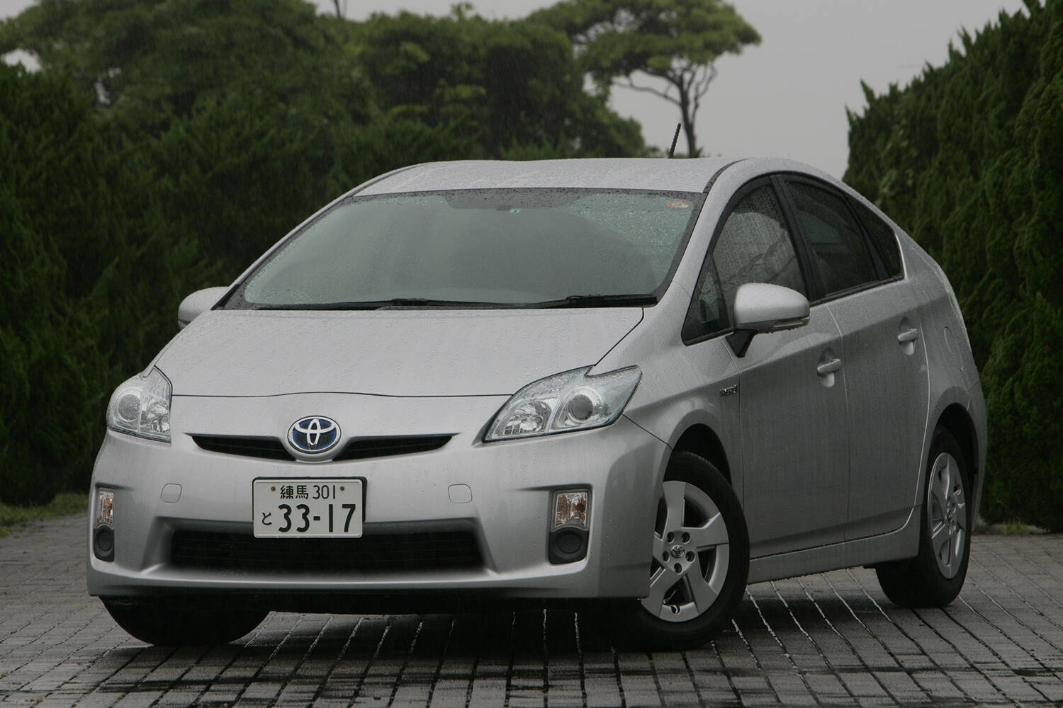 「フィット」「プリウス」「ワゴンＲ」……かつてバカ売れしたクルマのいまは？　最盛期と現在を比べてみた