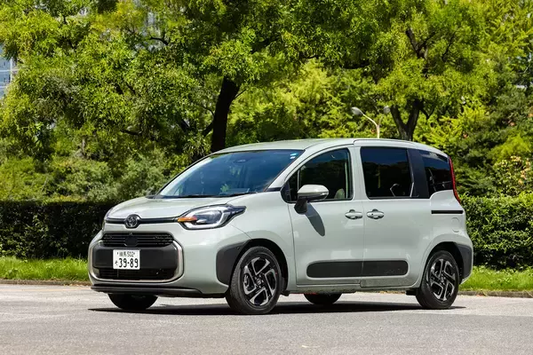 「最新シエンタを押さえてモデル末期のフリードが2022年トップ！　シエンタの足を引っ張る「納期」の現状と「ドッチを買うか」問題」の画像