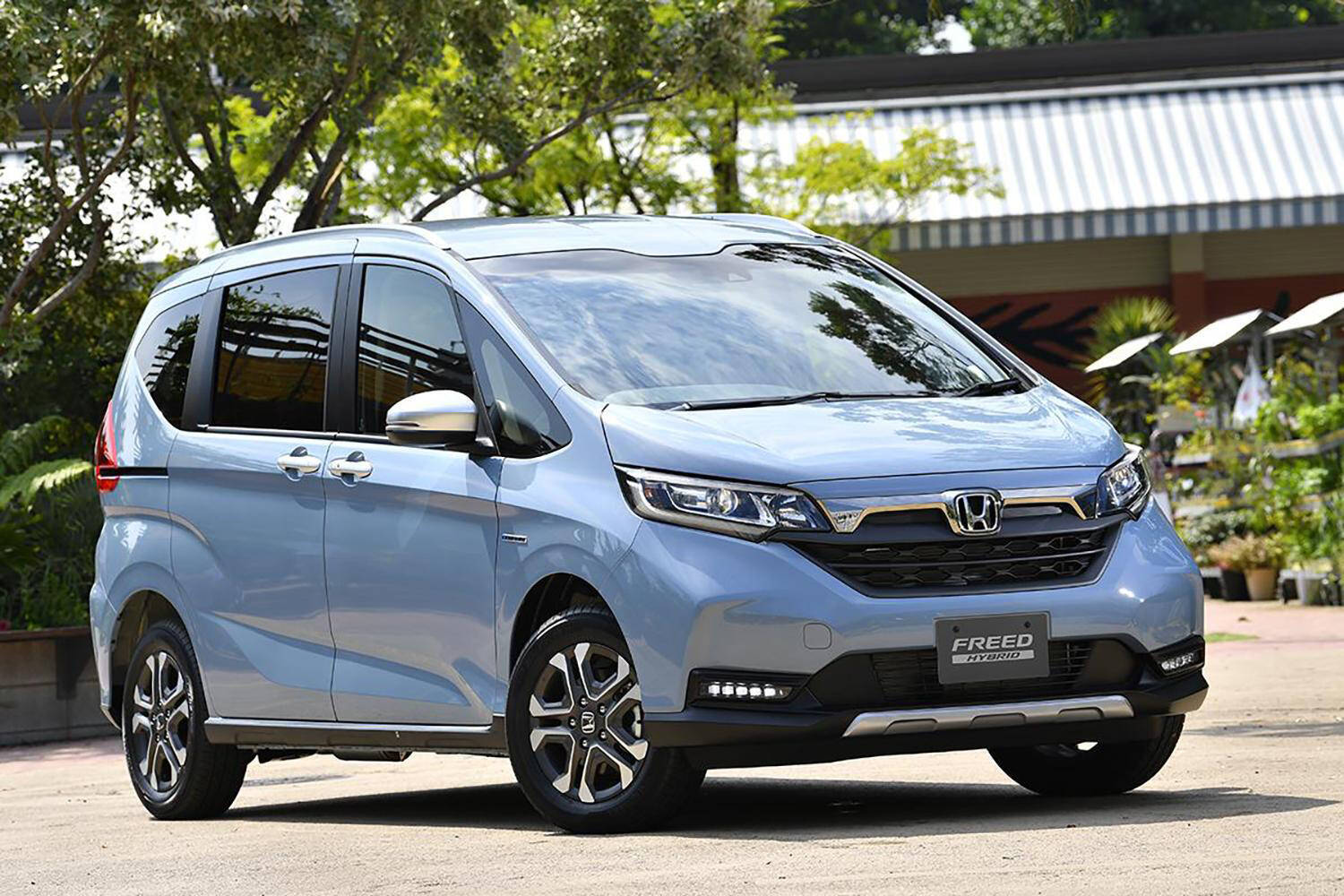 ホンダはやっぱり業界の異端児！　他のメーカーと違って「クロスオーバー」を名乗るクルマを用意しないワケ