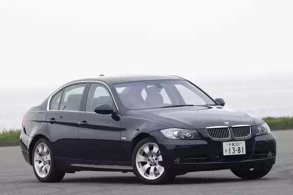 「とにかく目立つどデカイ縦型グリルは原点回帰！　ここに至るまでのBMWのデザインを振り返ってみた」の画像