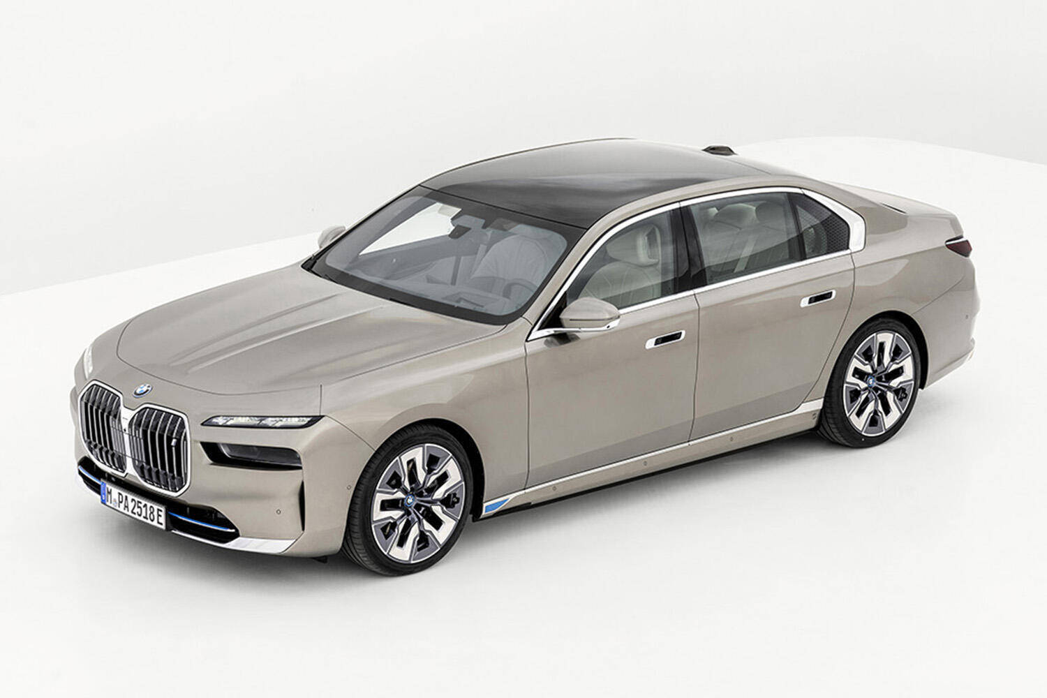 とにかく目立つどデカイ縦型グリルは原点回帰！　ここに至るまでのBMWのデザインを振り返ってみた