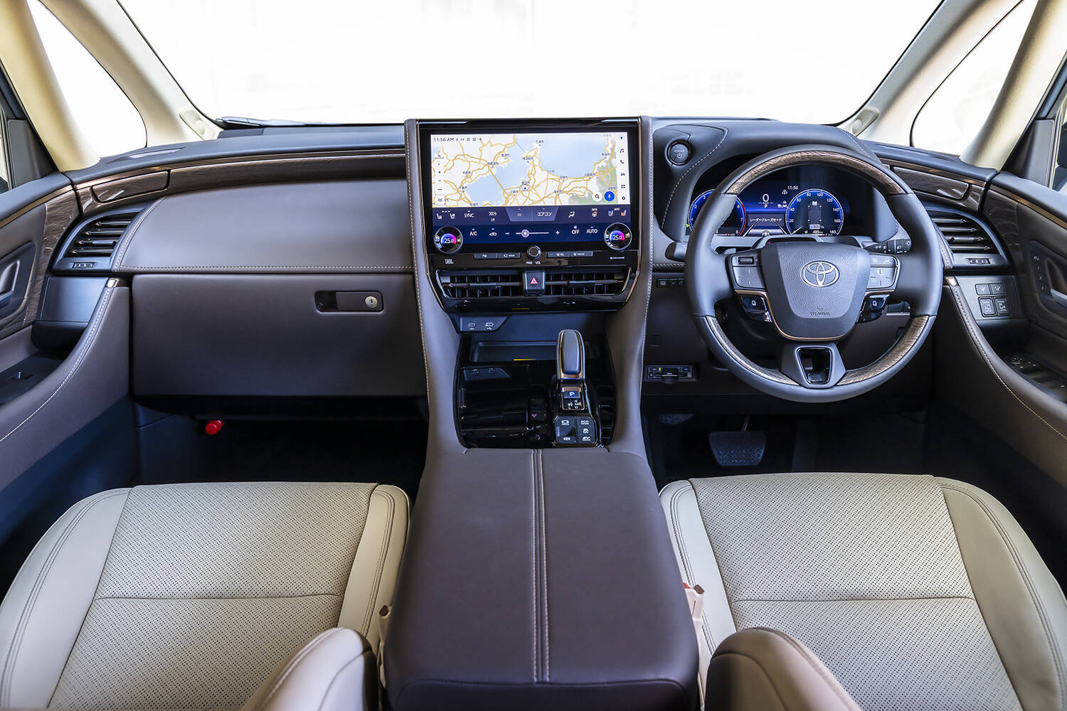 【試乗】新型アルファードの２列目席は豪華さと快適さがヤバい！　走りも大幅進化したが一般道では少し気になる点もアリ