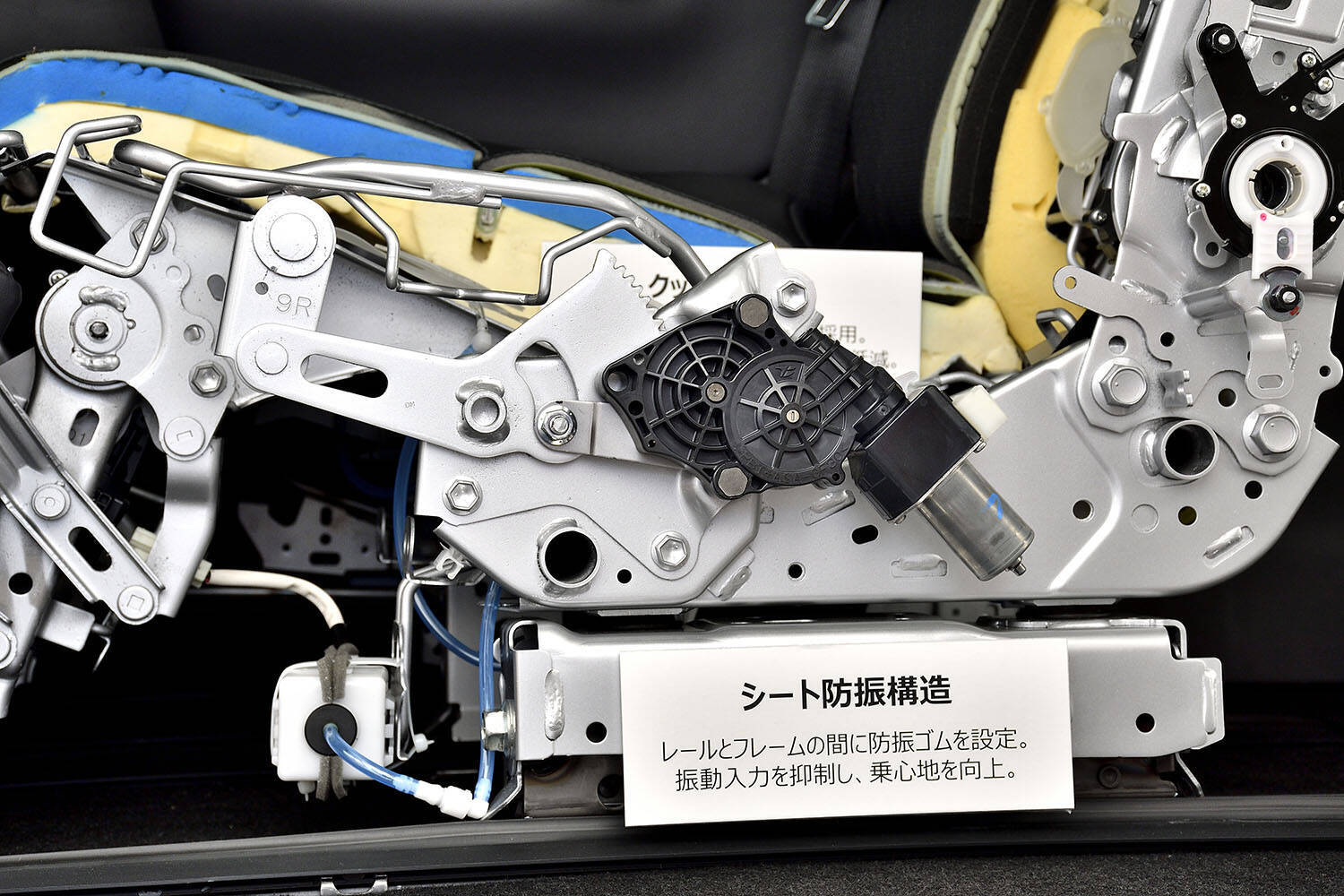 【試乗】新型アルファードの２列目席は豪華さと快適さがヤバい！　走りも大幅進化したが一般道では少し気になる点もアリ