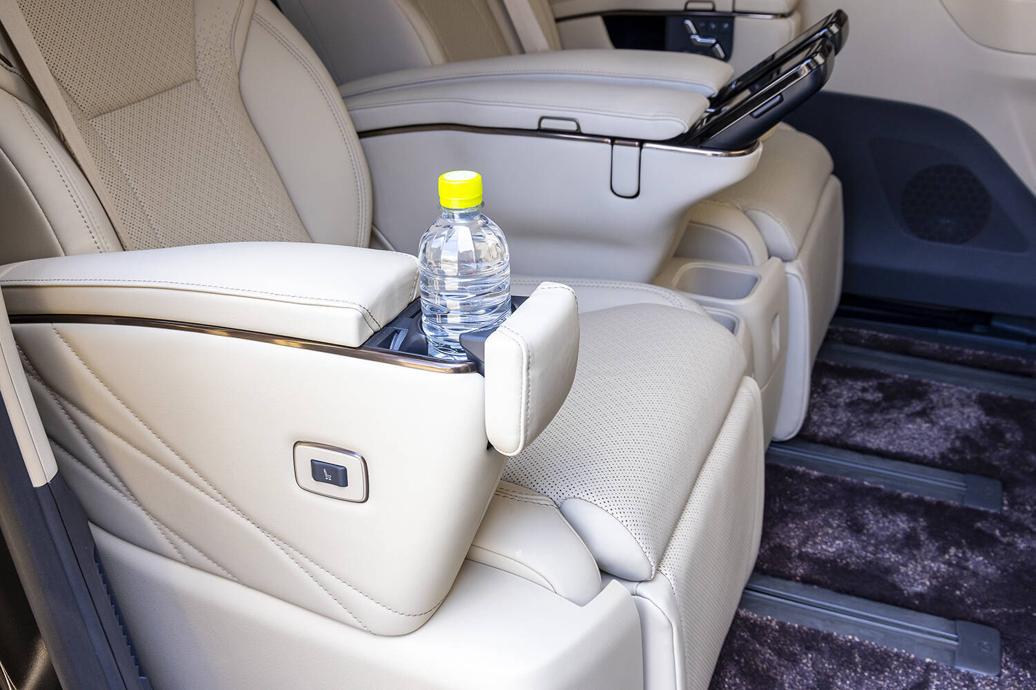 【試乗】新型アルファードの２列目席は豪華さと快適さがヤバい！　走りも大幅進化したが一般道では少し気になる点もアリ