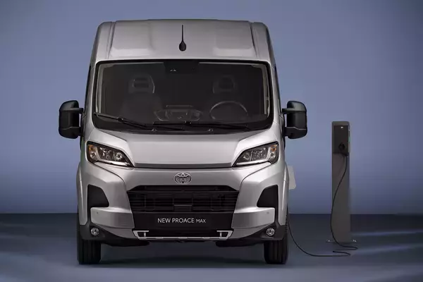 「このオシャレな商用車軍団はなんだ！　トヨタ「プロエース」の姿に欧州が羨ましすぎる」の画像