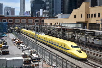 高速道路にも「ドクターイエロー」的クルマが存在！　見かけたらラッキーレベルにレアな「点検車両」とは