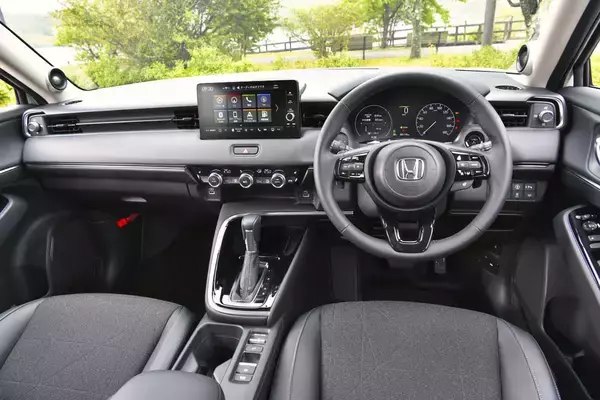 「申し訳ないけど「そこまでの価値」ある？　スポーツカーでもないのに中古が爆上げしている「普通のクルマ」３選」の画像