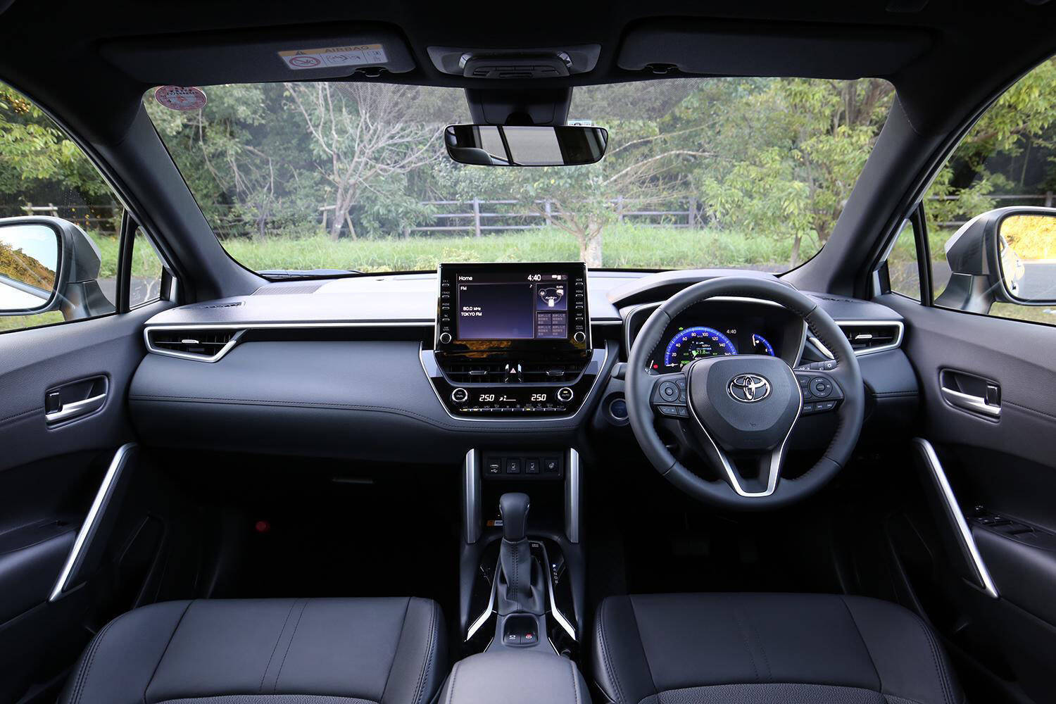 申し訳ないけど「そこまでの価値」ある？　スポーツカーでもないのに中古が爆上げしている「普通のクルマ」３選