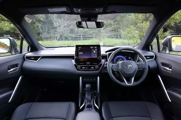 「申し訳ないけど「そこまでの価値」ある？　スポーツカーでもないのに中古が爆上げしている「普通のクルマ」３選」の画像