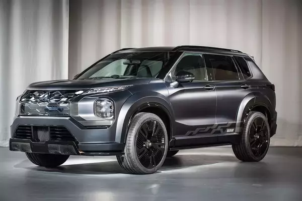 「名門ラリーアート復活に大注目の軽EVも初披露！　話題のクルマがずらり揃った三菱ブース【東京オートサロン2022】」の画像