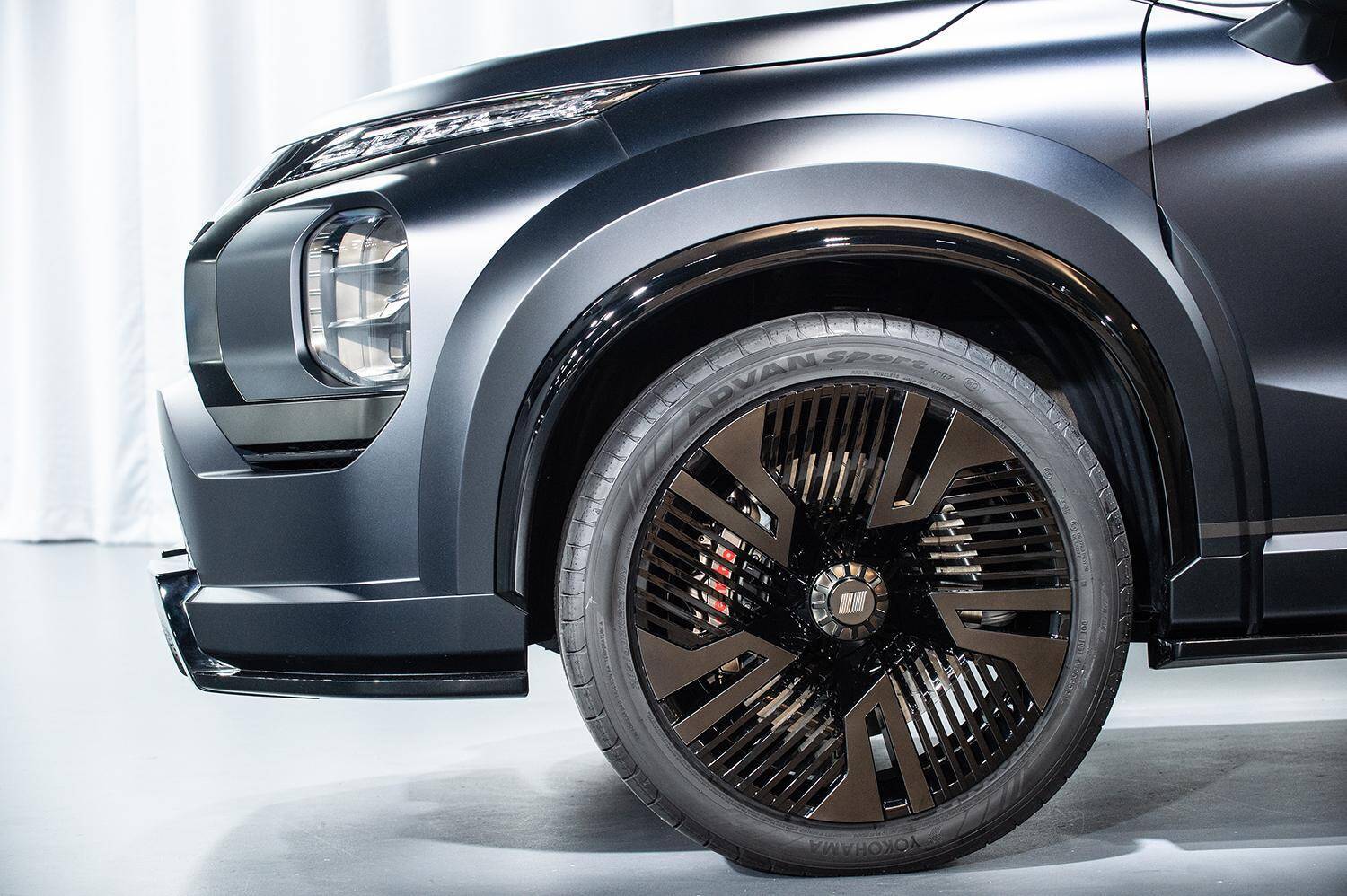 名門ラリーアート復活に大注目の軽EVも初披露！　話題のクルマがずらり揃った三菱ブース【東京オートサロン2022】