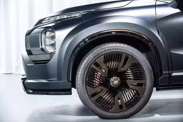 「名門ラリーアート復活に大注目の軽EVも初披露！　話題のクルマがずらり揃った三菱ブース【東京オートサロン2022】」の画像