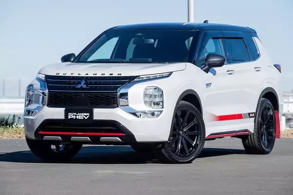 「名門ラリーアート復活に大注目の軽EVも初披露！　話題のクルマがずらり揃った三菱ブース【東京オートサロン2022】」の画像