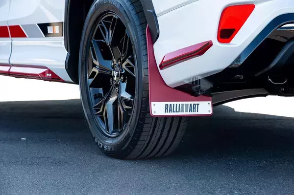 「名門ラリーアート復活に大注目の軽EVも初披露！　話題のクルマがずらり揃った三菱ブース【東京オートサロン2022】」の画像