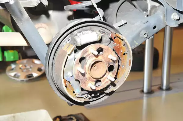 「クルマがどんどん重くなるいま重要度が増すブレーキ！　じつは多種多様な仕組みや構造を一気に紹介」の画像