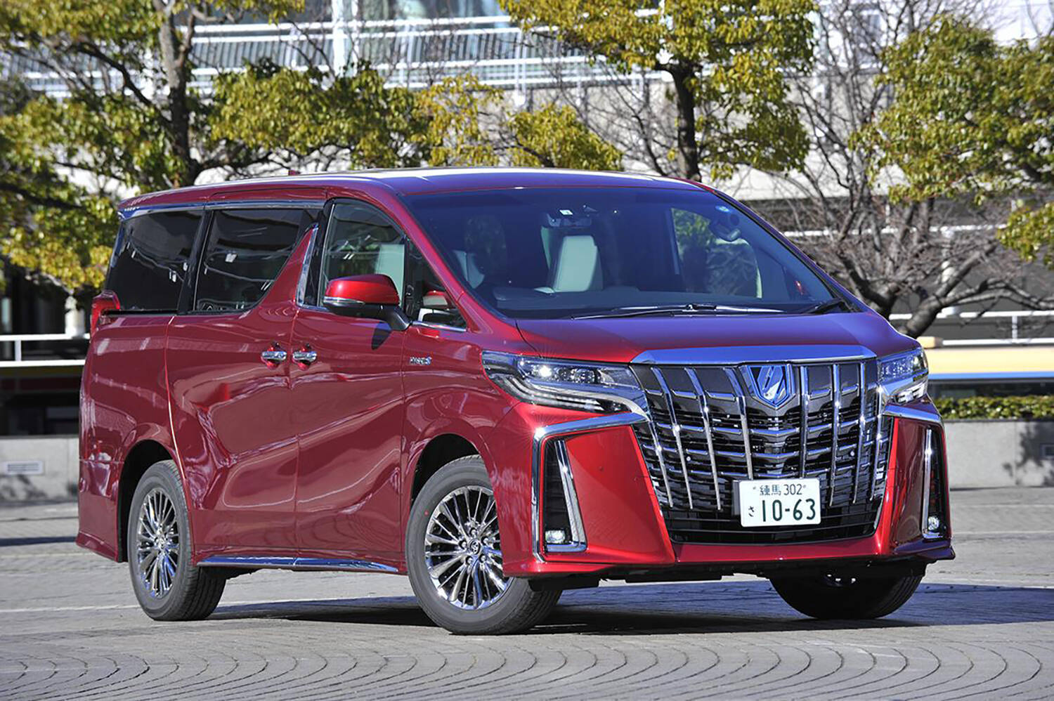 オラオラ顔は販売台数もオラオラ状態！　男が惚れる「イカツ系イケメン」車は2022年も増加中だった