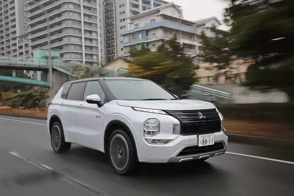 「オラオラ顔は販売台数もオラオラ状態！　男が惚れる「イカツ系イケメン」車は2022年も増加中だった」の画像