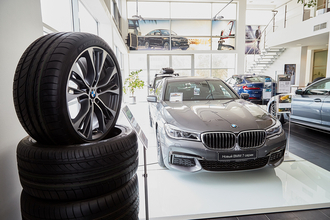 中身は100%本物のBMWだけど海賊版！　いまロシアで作られ売られる「無許可のBMW」の正体とは