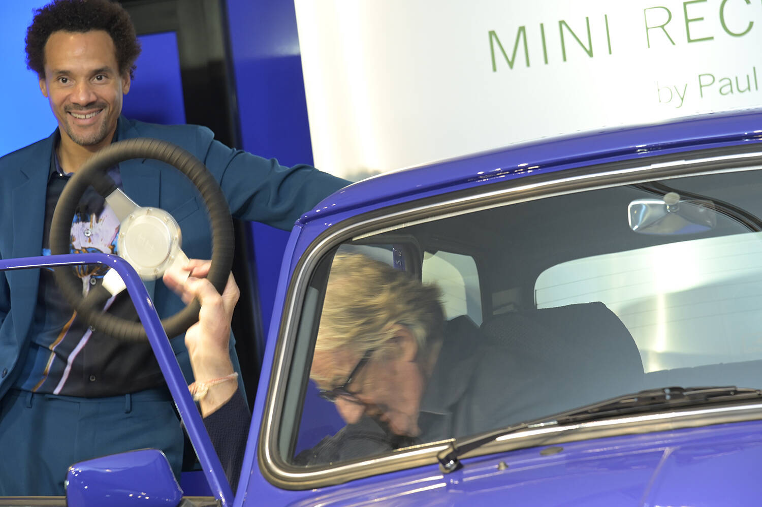 原宿にポール・スミス（本人）降臨！　コラボMINI２台を前にマシンガントークショー