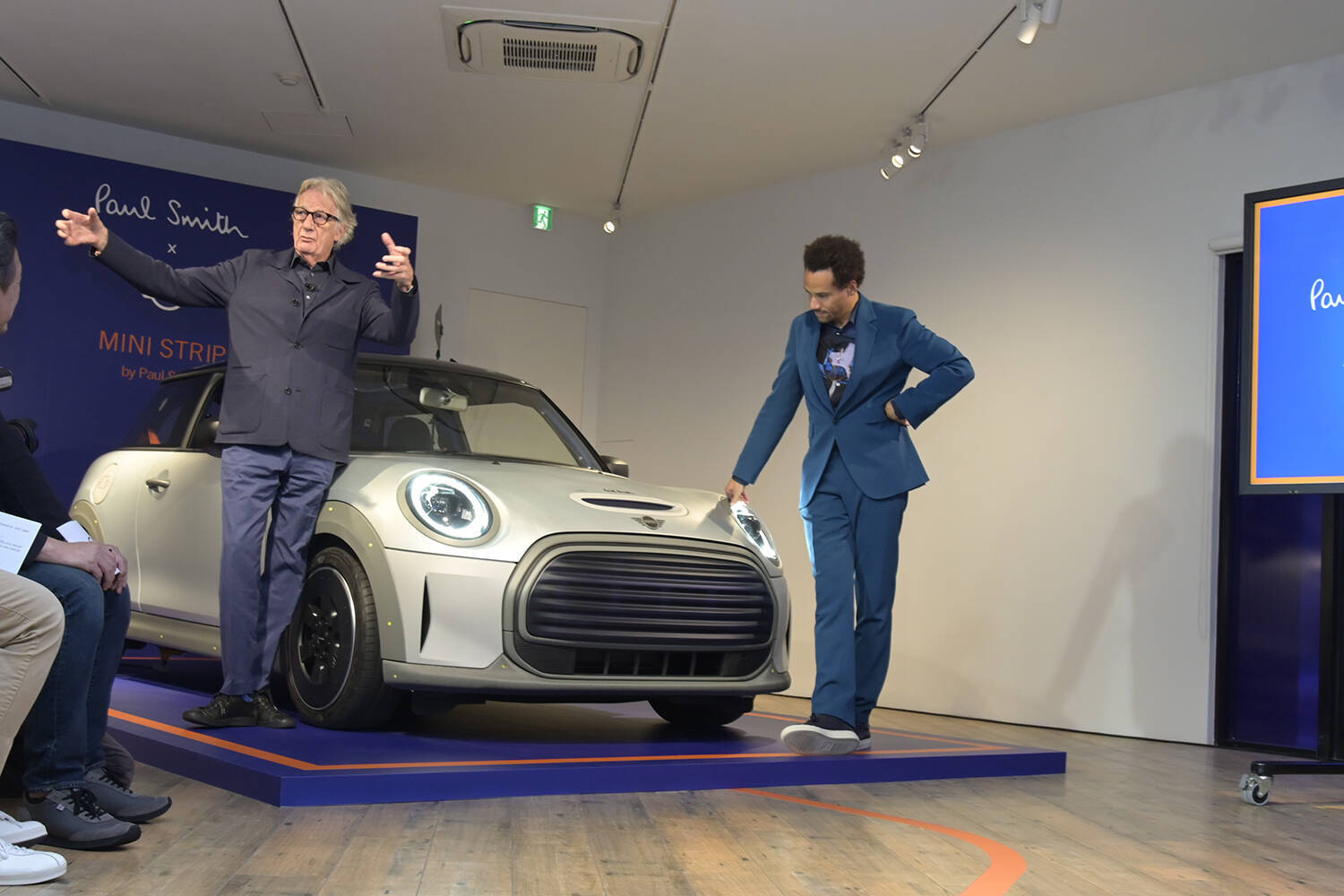 原宿にポール・スミス（本人）降臨！　コラボMINI２台を前にマシンガントークショー