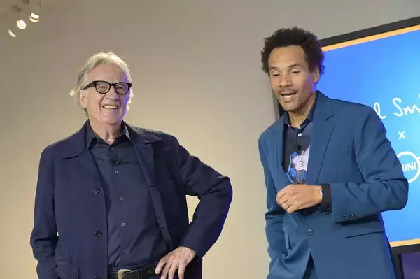 「原宿にポール・スミス（本人）降臨！　コラボMINI２台を前にマシンガントークショー」の画像