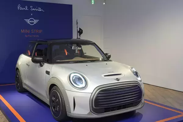 「原宿にポール・スミス（本人）降臨！　コラボMINI２台を前にマシンガントークショー」の画像