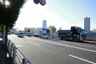 大阪でのトラック路駐取り締まりにドライバー擁護の声も多数！　違反とわかっても路駐しなきゃ仕事にならないドライバーの苦悩