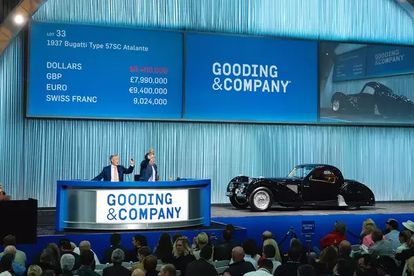 「モントレーの夜は500億円が乱れ飛ぶ「クルマ好き大金持ち」の宴！　５億円のF40が可愛く見える衝撃オークションの中身」の画像