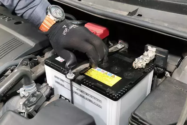 「熱中症多発の猛暑にクルマも無事じゃ済まない！　暑さの影響で起こりがちなトラブル５選」の画像