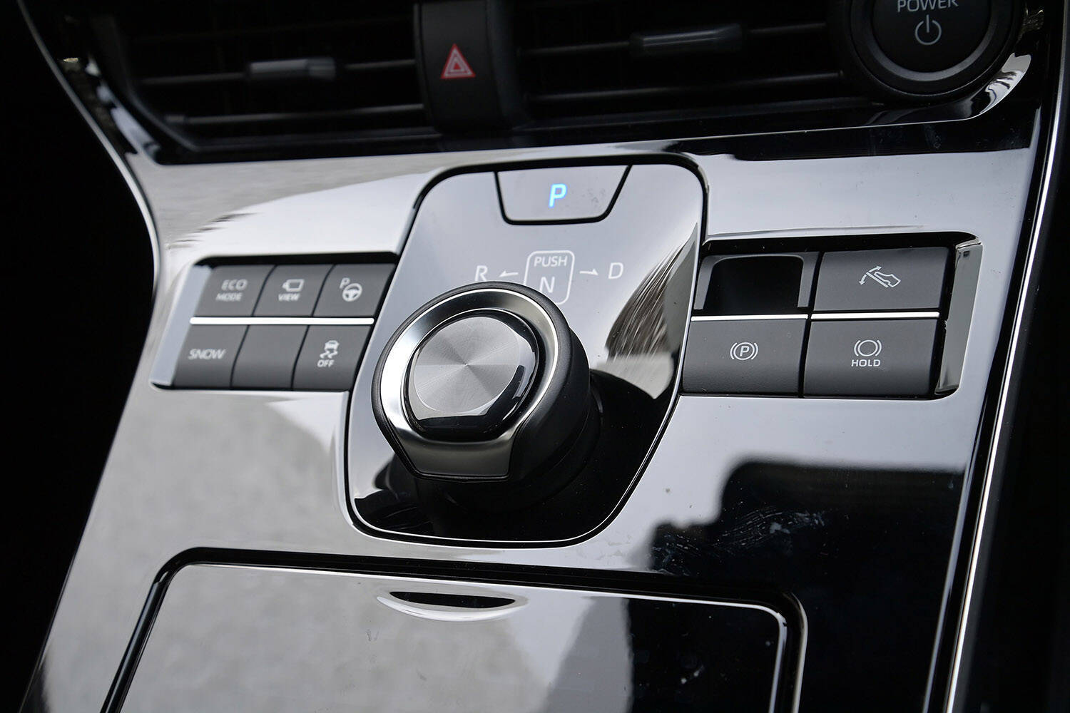 【試乗】発売前なのにイキナリ雪道！　スバルのEV「ソルテラ」のAWDはやっぱりスバルらしさ全開だった