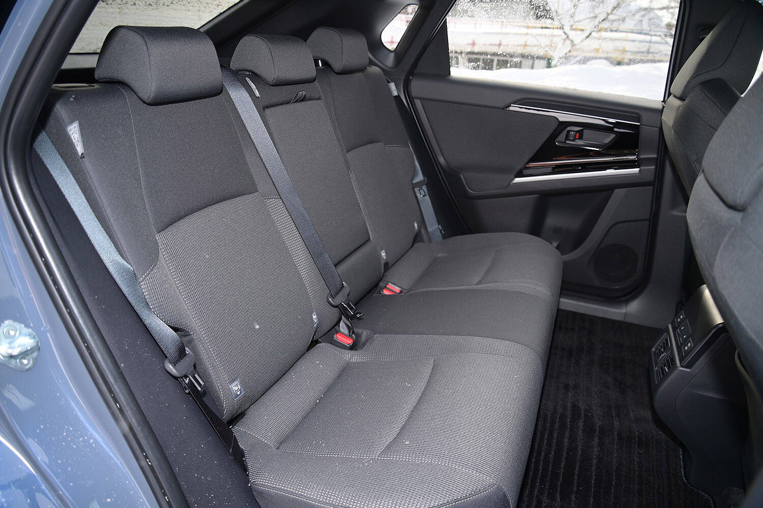 【試乗】発売前なのにイキナリ雪道！　スバルのEV「ソルテラ」のAWDはやっぱりスバルらしさ全開だった