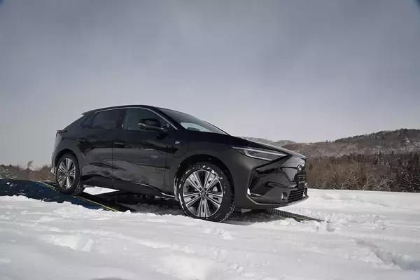 「【試乗】発売前なのにイキナリ雪道！　スバルのEV「ソルテラ」のAWDはやっぱりスバルらしさ全開だった」の画像