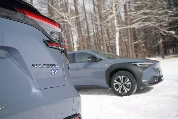 「【試乗】発売前なのにイキナリ雪道！　スバルのEV「ソルテラ」のAWDはやっぱりスバルらしさ全開だった」の画像