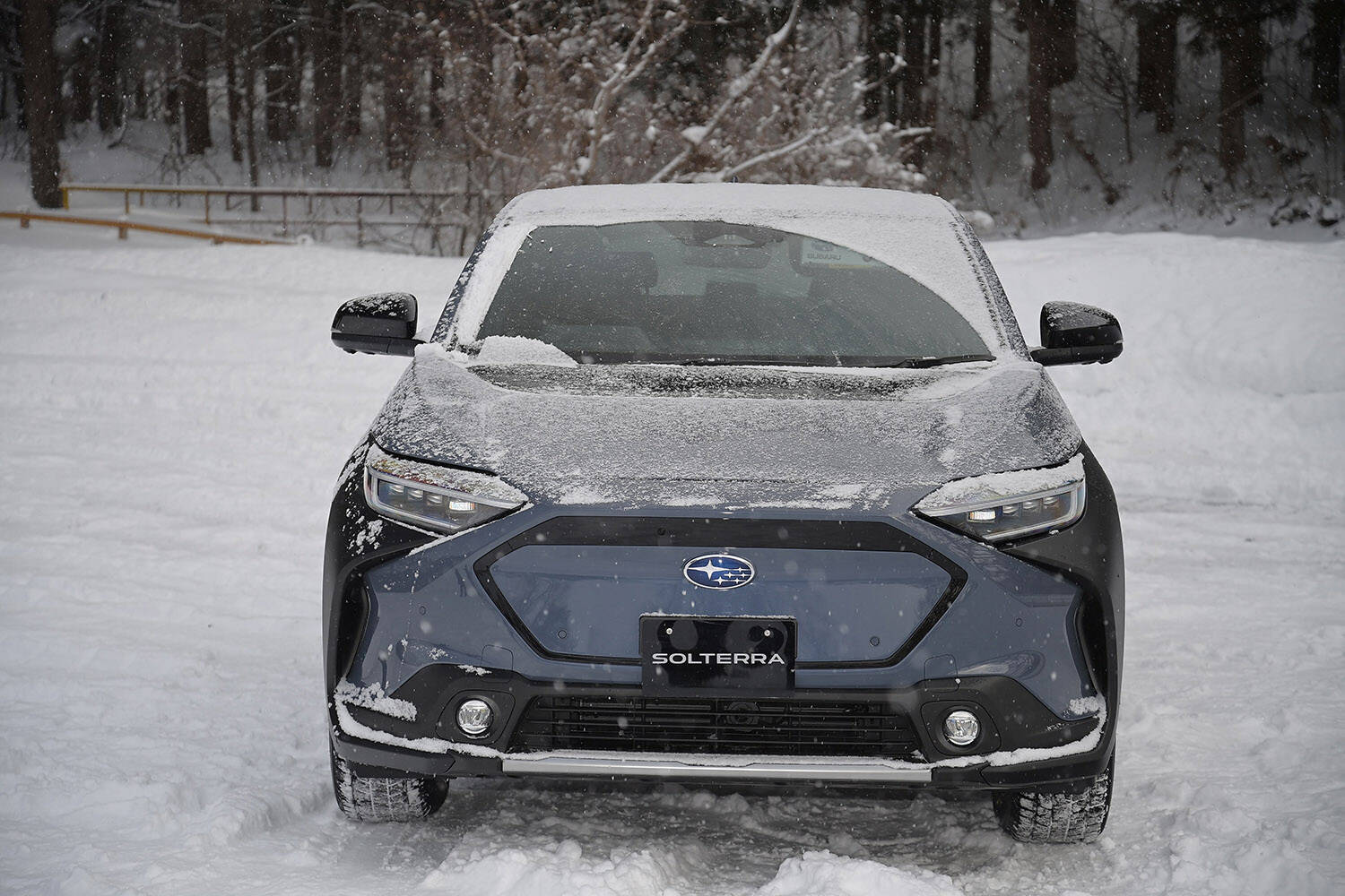 【試乗】発売前なのにイキナリ雪道！　スバルのEV「ソルテラ」のAWDはやっぱりスバルらしさ全開だった