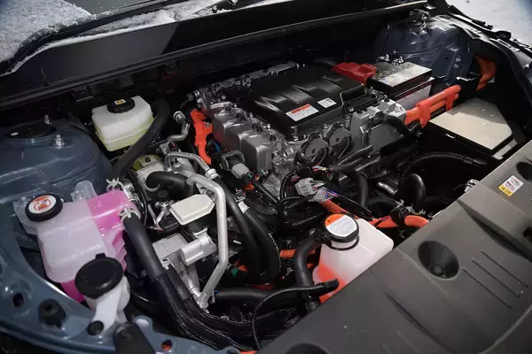 「【試乗】発売前なのにイキナリ雪道！　スバルのEV「ソルテラ」のAWDはやっぱりスバルらしさ全開だった」の画像