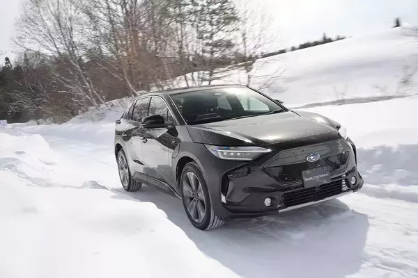 「【試乗】発売前なのにイキナリ雪道！　スバルのEV「ソルテラ」のAWDはやっぱりスバルらしさ全開だった」の画像