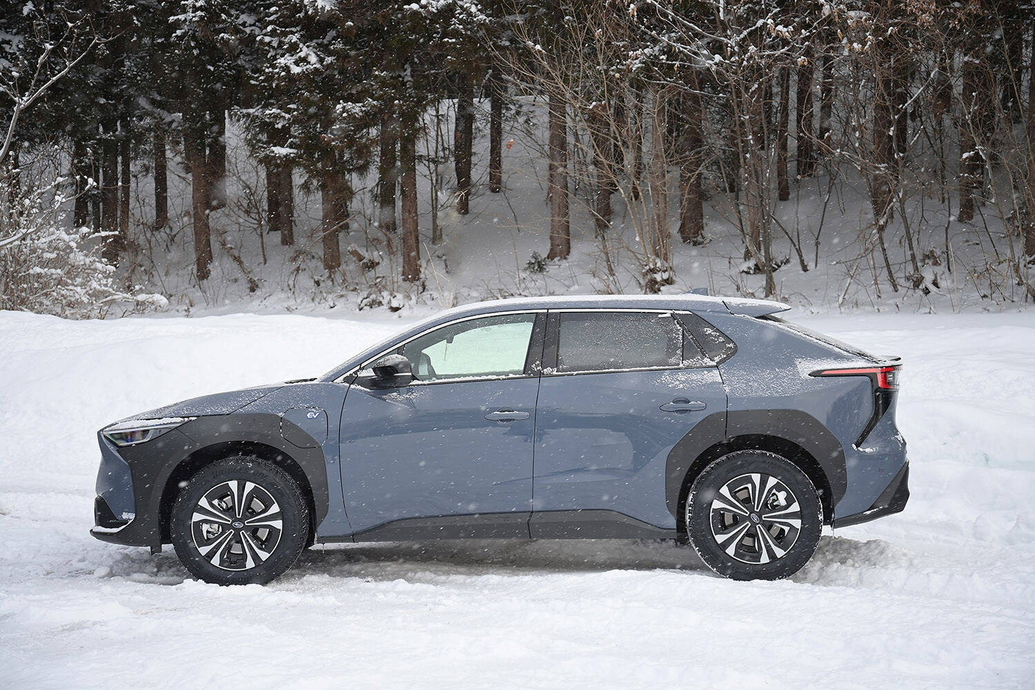 【試乗】発売前なのにイキナリ雪道！　スバルのEV「ソルテラ」のAWDはやっぱりスバルらしさ全開だった