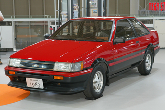 「意外と遅い」「レビンのほうが人気」「色は赤黒」！　いま「神車」扱いの「AE86」の当時をリアタイ世代が語る