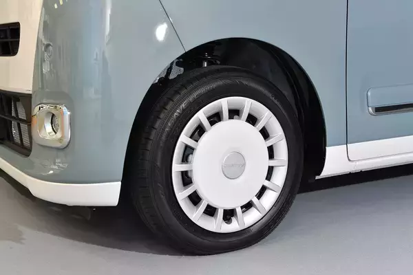 「これなら娘だけじゃなくてパパも使える！　ついにターボも設定された「ダイハツ・ムーヴキャンバス」の進化っぷりが圧巻」の画像