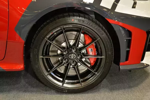 「モリゾウの勢いは止まらない！　WRCドライバーの名を冠したGRヤリス２台はまもなく抽選発売開始!!【大阪オートメッセ2024】」の画像