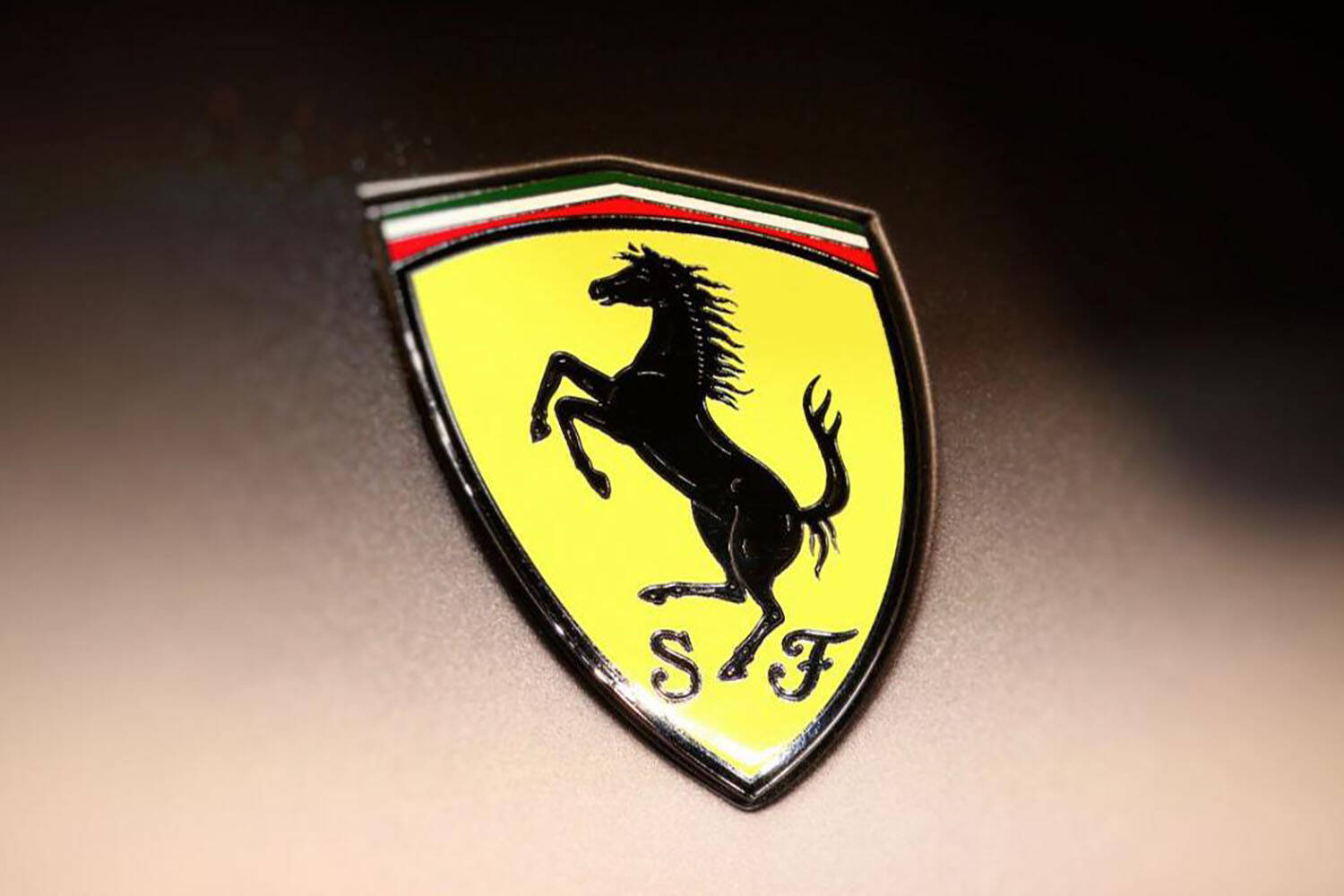 俗に言われるフェラーリの馬とポルシェの馬は「同じ馬」説が怪しい！　調べに調べてわかった「ほぼ確実」な事実とは