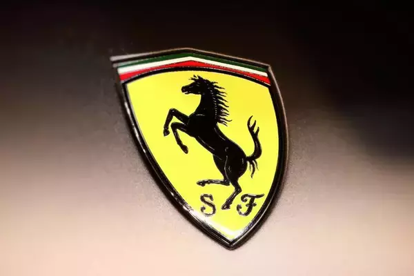 「俗に言われるフェラーリの馬とポルシェの馬は「同じ馬」説が怪しい！　調べに調べてわかった「ほぼ確実」な事実とは」の画像