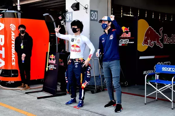 「コロナを吹き飛ばす勢いの大盛り上がり！　レース大好きな若手編集部員がスーパーGTのウラ側を覗いてみた」の画像