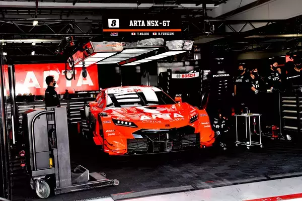 「コロナを吹き飛ばす勢いの大盛り上がり！　レース大好きな若手編集部員がスーパーGTのウラ側を覗いてみた」の画像